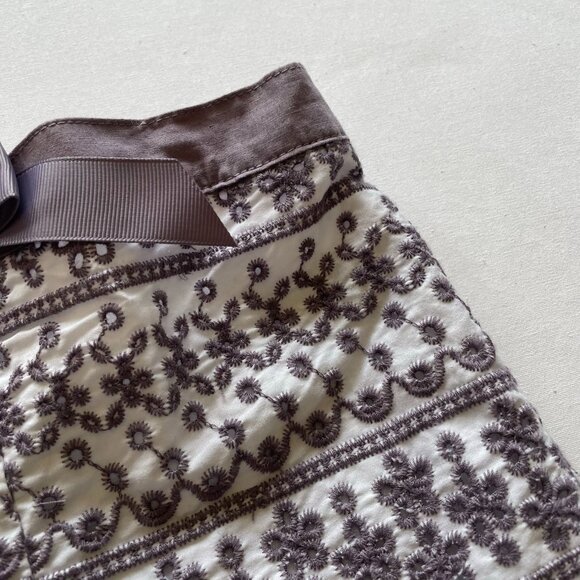 Girls 3T Embroidered White & Purple Lace Shorts With Ribbon Accent - Picture 3 of 5